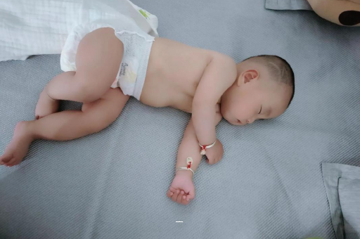 莆田宝宝脚心出汗怎么回事